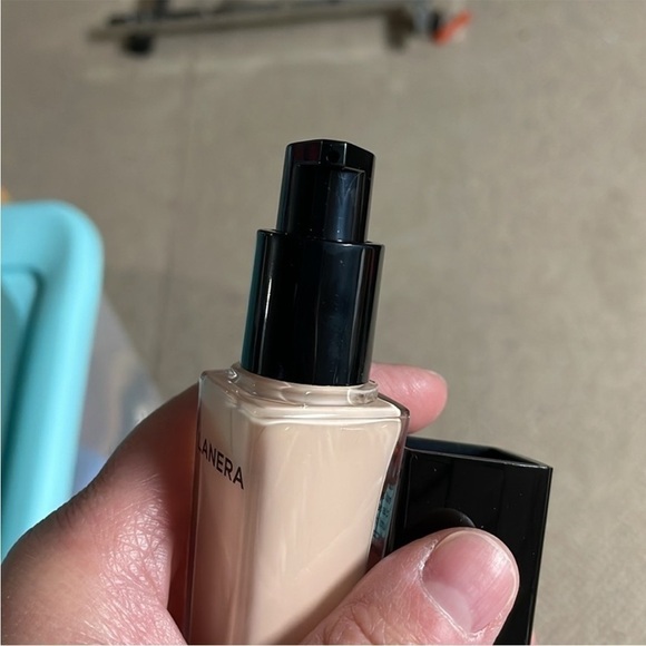 Lanera full coverage soft matte liquid foundation in ivory - Picture 7 of 7